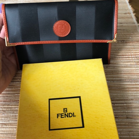 FENDI Small purse - Picture 2 of 8